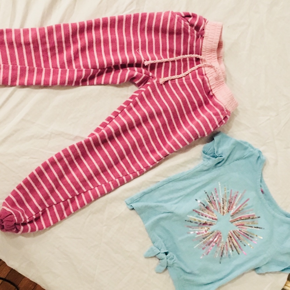A cute pajama set and the top has a star on it!!!!